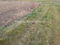 Nekretnina: Petrovaradin-Sadovi-ograđen Plac 1067 m2 u Građevinskom području-065/385 8880