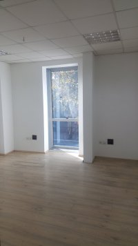 Nekretnina: Izdajem kancelarijski prostor - kancelarije u centru Niša pored Suda i Narodnog pozorišta