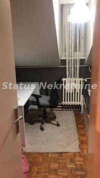 Nekretnina: Petrovaradin-Četvorosoban stan 80m2 u Podkrovlju-065/385 8880