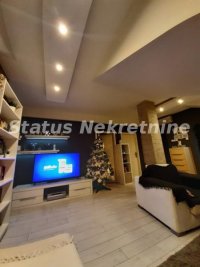 Nekretnina: Petrovaradin-Četvorosoban stan 80m2 u Podkrovlju-065/385 8880