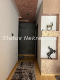 Nekretnina: Strogi centar namešten trosoban 67 m2 luks stan-065/385 8880