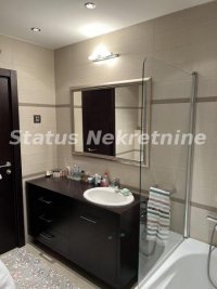 Nekretnina: Strogi centar namešten trosoban 67 m2 luks stan-065/385 8880