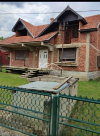 Nekretnina: Batočina - Batočina - 45m2+72m2+160m2 na 39+35ari ID#17389