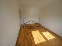 Nekretnina: Prodaje se renoviran trosoban stan na Novom Naselju ID#6059