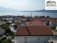 Nekretnina: Trospratan kuca sa pogledom na more Baosic Herceg Novi