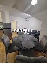 Nekretnina: Centar, 60m2, na drugom spratu, dvoiposoban