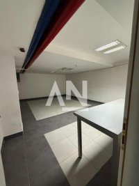 Nekretnina: Savski Venac, Sarajevska, 251m2 u 2 nivoa, izlog celom dužinom! ID#57172