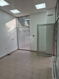 Nekretnina: Lokal 20m2 u stambeno-poslovnoj zgadi na keju ID#2160