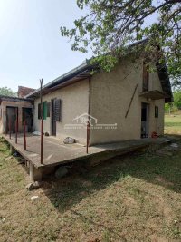 Nekretnina: Vikendica i 13 ari placa kod Banstola ID#1480