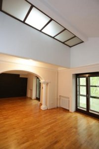 Nekretnina: Prelepa kuca na Autokomandi za poslovni prostor