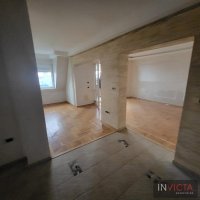 Nekretnina: ČETVOROSOBAN KOD SAJMA