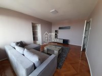 Nekretnina: Dvoiposoban,namešten stan u centru ID#2265