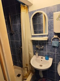 Nekretnina: Izdajem cetvorokrevetni studio-apartman u Djenovicima