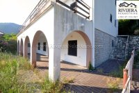 Nekretnina: Trospratna kuca sa pogledom na more Petrovac