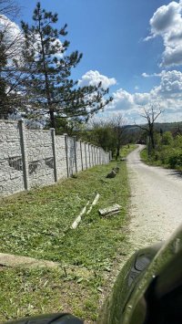 Nekretnina: Prodajem porodicno imanje u Maloj Mostanici