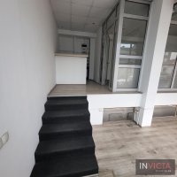 Nekretnina: Ulični lokal-centar, prometna ulica