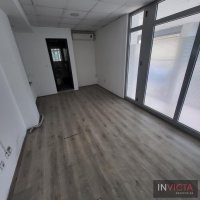 Nekretnina: Ulični lokal-centar, prometna ulica