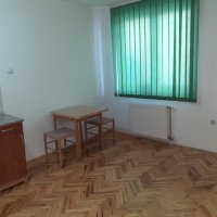 Nekretnina: Izdajem garsonjeru u naselju mala Amerika, Zrenjanin. 