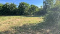 Nekretnina: Plac 23ari u gradjevinskoj zoni,1/1,cist,ravan