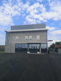 Nekretnina: Izdaju se dve hale u Surcinu, 1600m2