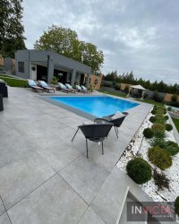 Nekretnina: Izdavanje - luks kuća sa bazenom