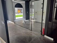 Nekretnina: West 65, izdavanje, nov, atraktivan lokal 228m2 ID#10213