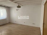 Nekretnina: Izdaje se prostran stan na top lokaciji ID#2753