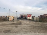 Nekretnina: Magacin 250m² Ugrinovci – šleperski prilaz, kancelarija i ograđen plac