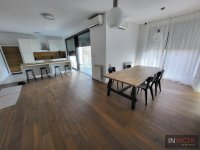 Nekretnina: Četvorosoban lux u centru, blizina keja