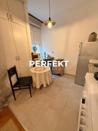 Nekretnina: Stan sa dvorištem 1ar!