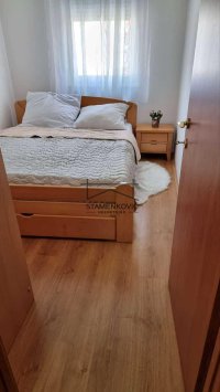 Nekretnina: Lep jednoiposoban stan u Centru ID#7058