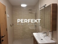 Nekretnina: Centar, novogradnja, dvosoban namešten