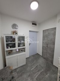 Nekretnina: Karaburma, Uralska, 53m2, renoviran, sa liftom ID#1586