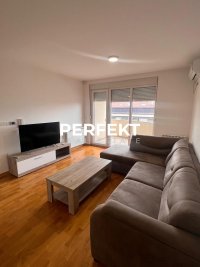 Nekretnina: Centar, trosoban, 89m2, čevrti sprat, lift, eg