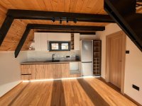 Nekretnina: Na prodaju 2 A-Frame kuce sa bazenima