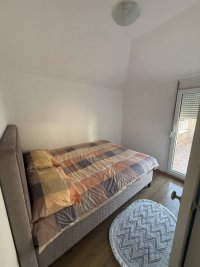 Nekretnina: Prodajem namješten jednosoban stan na Malom brdu