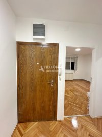 Nekretnina: Zemun Polje, 2.5, renoviran, prazan, useljiv ID#10378