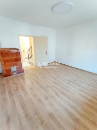 Nekretnina: Zemun, Ćukovac, izdavanje, 5.0, renoviran, pp ID#10400