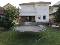 Nekretnina: Izdaje se porodicna kuca u Zemunu