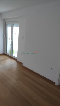 Nekretnina: 1.5 soban, polunamm. (kuhinja i bela teh. ),novogradnja - centar, Pap Pavla ID#1877