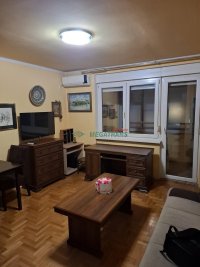 Nekretnina: 1.5-soban, 42m2, Bulevar Patrijarha Pavla, 1.sprat ulično orijentisan ID#1841