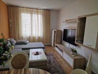 Nekretnina: Dvoiposoban stan za izdavanje, Karađorđeva 27, 550€, 70m² Centar