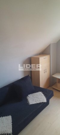 Nekretnina: Izdaju se jedna soba na spratu ID#8150