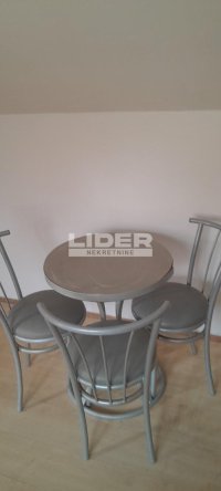 Nekretnina: Izdaju se jedna soba na spratu ID#8150