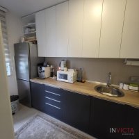 Nekretnina: Odličan, noviji trosoban sa garažnim mestom