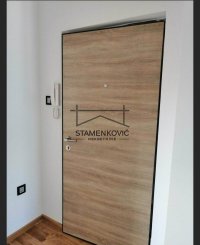 Nekretnina: Prodaje se četvorosoban stan sa podrumom i parking mestom ID#7192