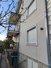 Nekretnina: Zemun, Plavi horizonti | Kuća 360m2 na 6.5 ari | 3 stana + poslovni prostor | Idealna za investiciju