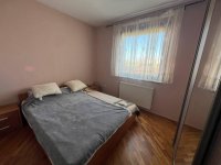 Nekretnina: Fantastican trosoban uknjizen stan Novi Sad-Salajka