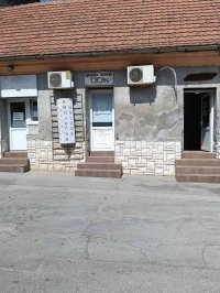 Nekretnina: Prodajem tri lokala u centru Zrenjanina