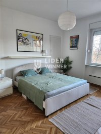 Nekretnina: Odličan, renoviran salonac ID#7453